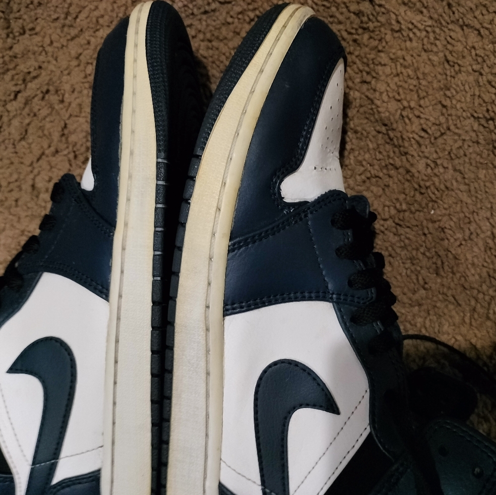 Shoes - Picture 4 of 8